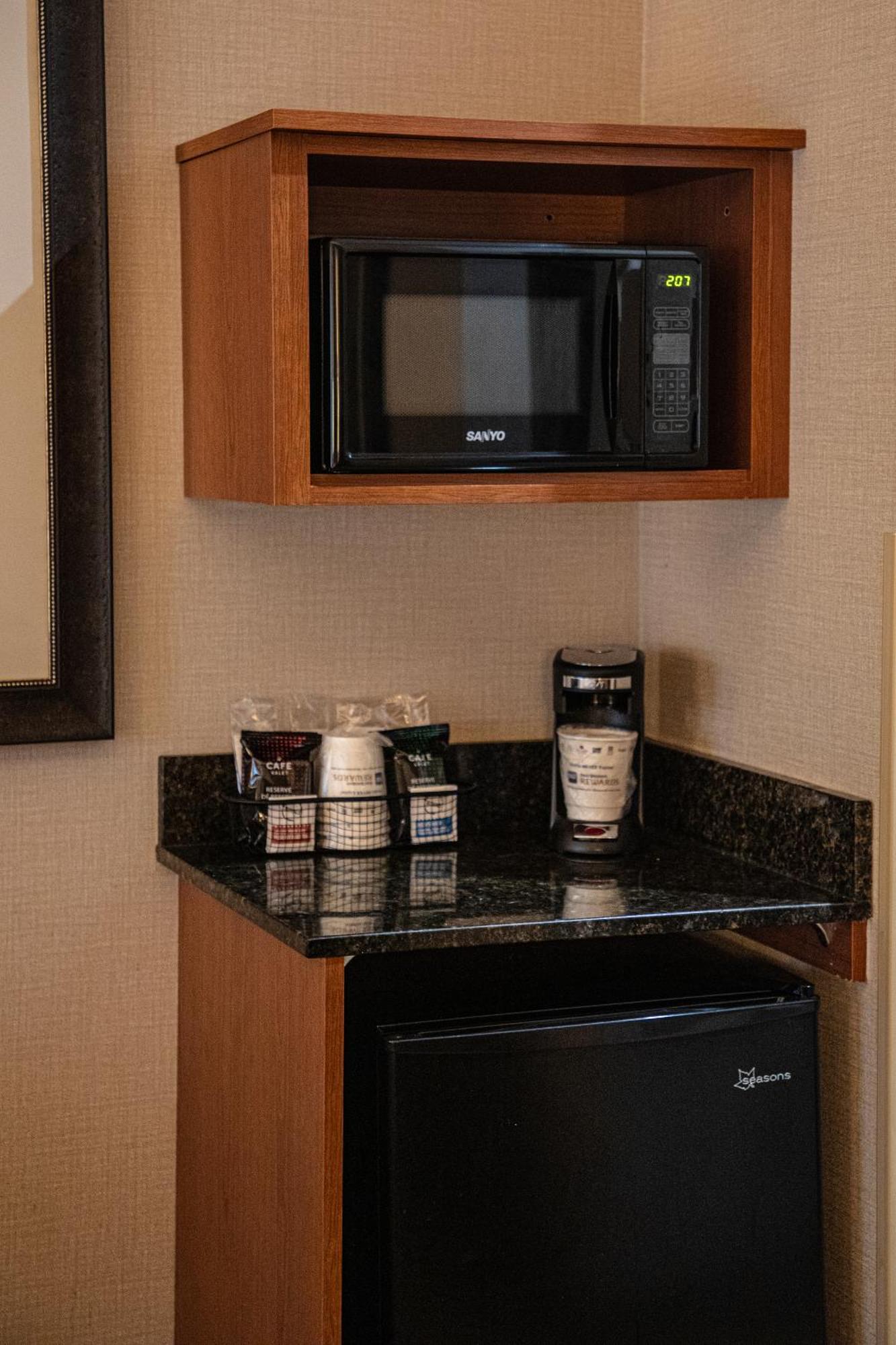 Best Western University Inn And Suites Forest Grove Extérieur photo